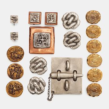 289. Svenskt Tenn and others manufacturers, a set of 13 buttons, 2 pairs of earrings and a brooch, 1940-50's.