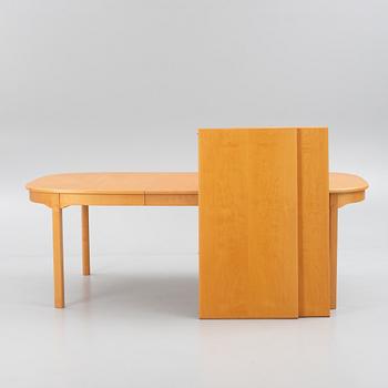 Carl Malmsten, dining table with 6 chairs and 2 armchairs, "Ambassador", late 20th century.