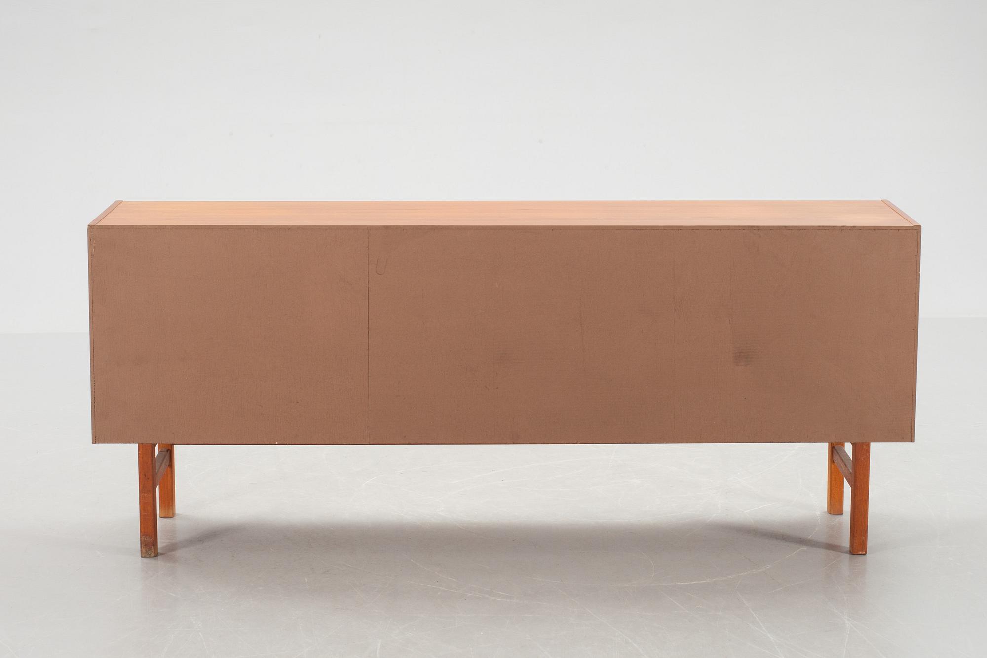 SIDEBOARD, "Arild", Nils Jonsson för Troeds, Bjärnum, 1960-70-tal.