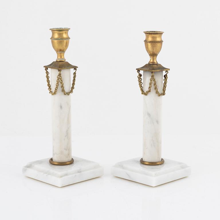 Ljusstakar, ett par, gustaviansk stil, omkring 1900.