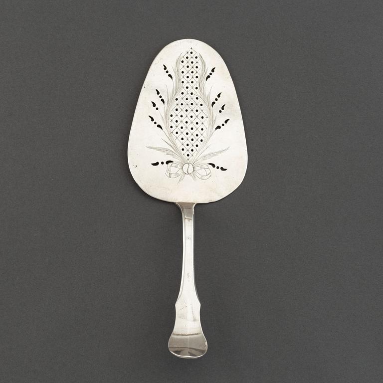 A Danish silver Rococo sandwich-/Fish-spade, mark of Jacob Moinichen, Copenhagen 1776.