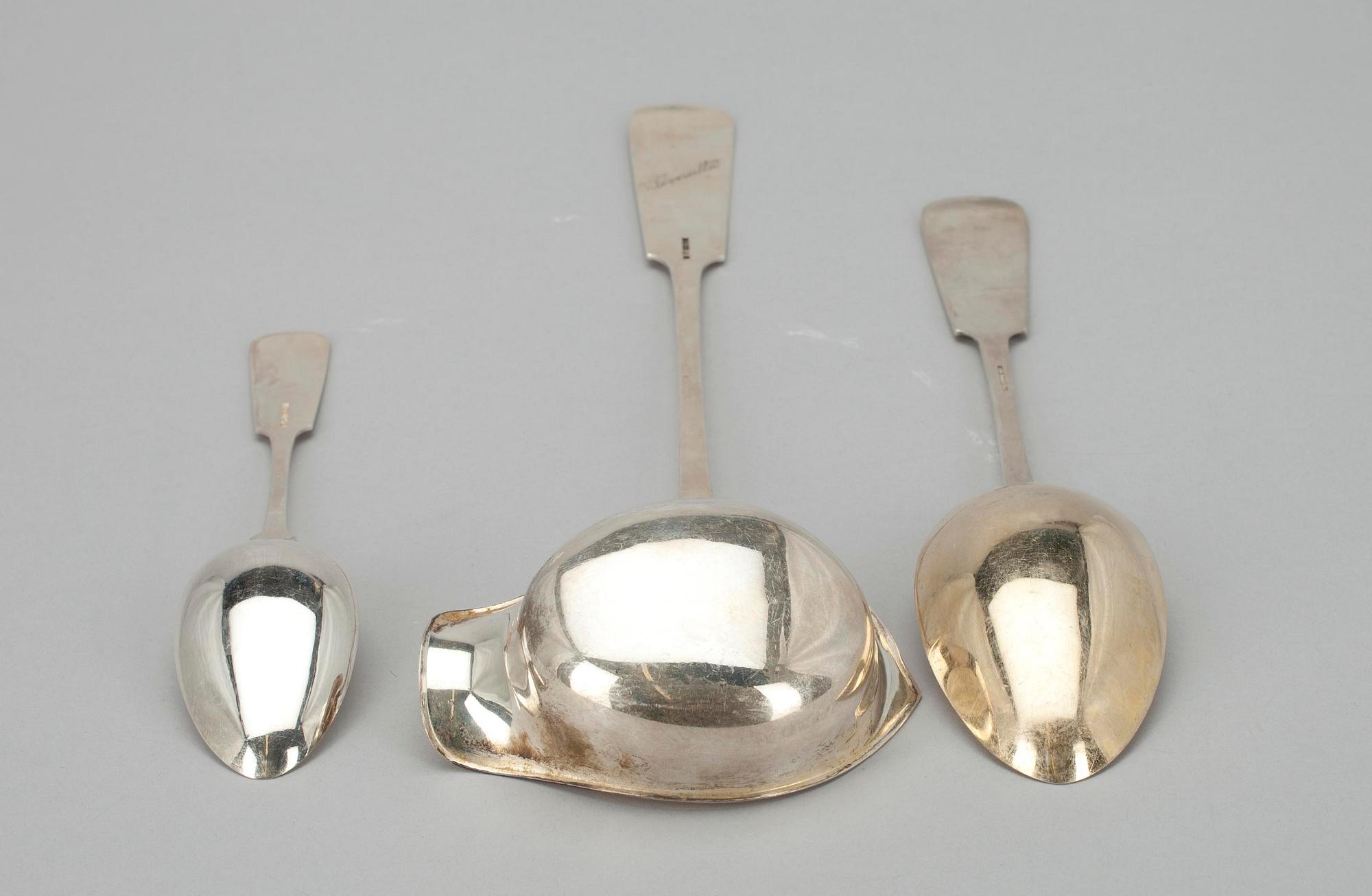 BESTICK 3 st, silver, Åbo samt Helsingsfors. Tot. vikt ca 283 g.