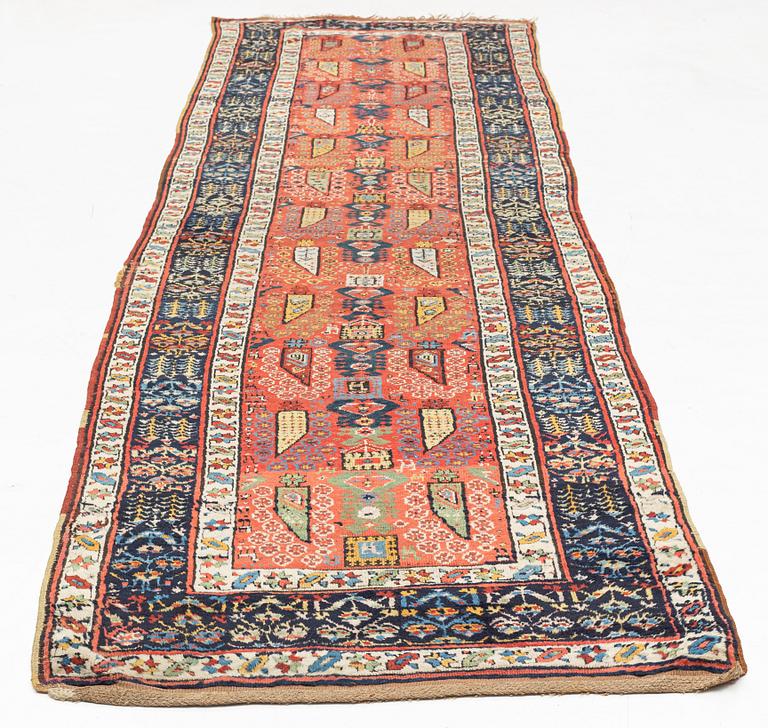 Gallerimatta, Anatol, ca 387 x 105 cm.