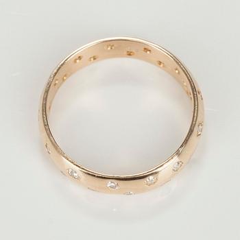 RING, 14K guld, diamanter tot. ca 0,30 ct. Finska kontrollstämplar 1995. Vikt 2,7 g.