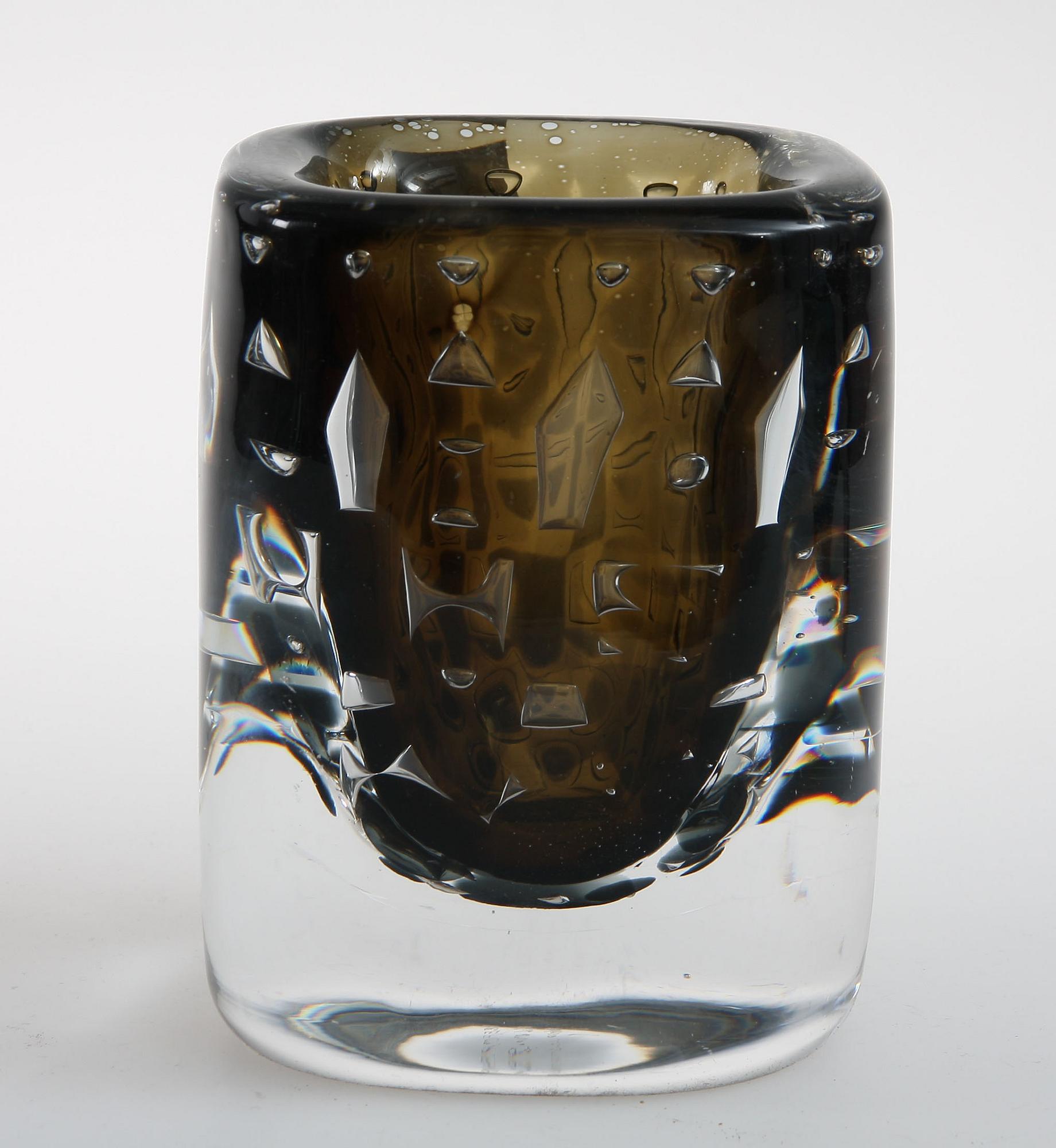 VAS, glas. "Ariel" nr 239 K, Ingeborg Lundin, Orrefors.