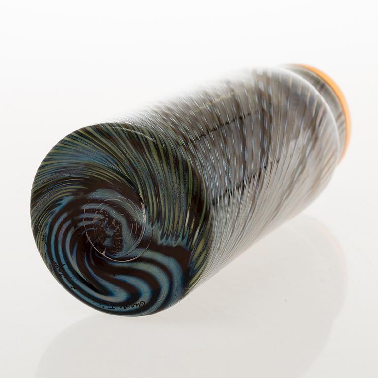 OIVA TOIKKA. Vase. Signed.