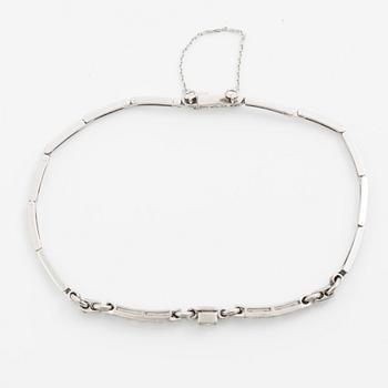 Bracelet, 18K white gold with brilliant-cut diamonds.