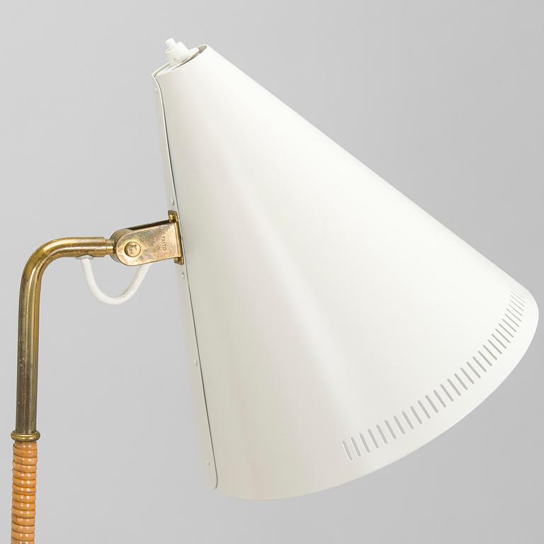 Paavo Tynell, a mid-20th century K10-10 floor lamp for Taito.