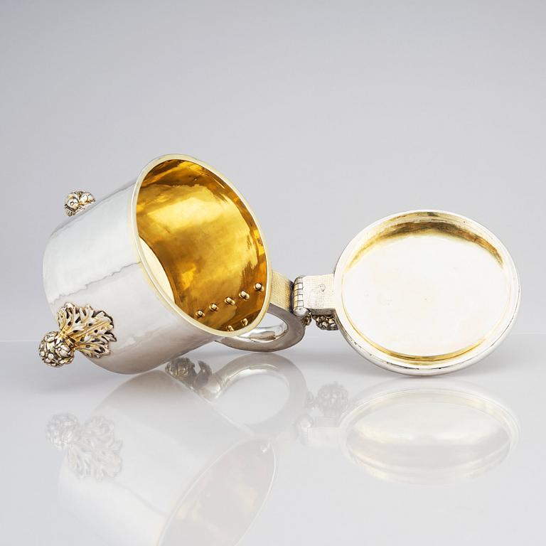 A Swedish late 17th/early 18th century parcel-gilt tankard, mark of Conrad Kampf, Kristianstad (1686-1711).