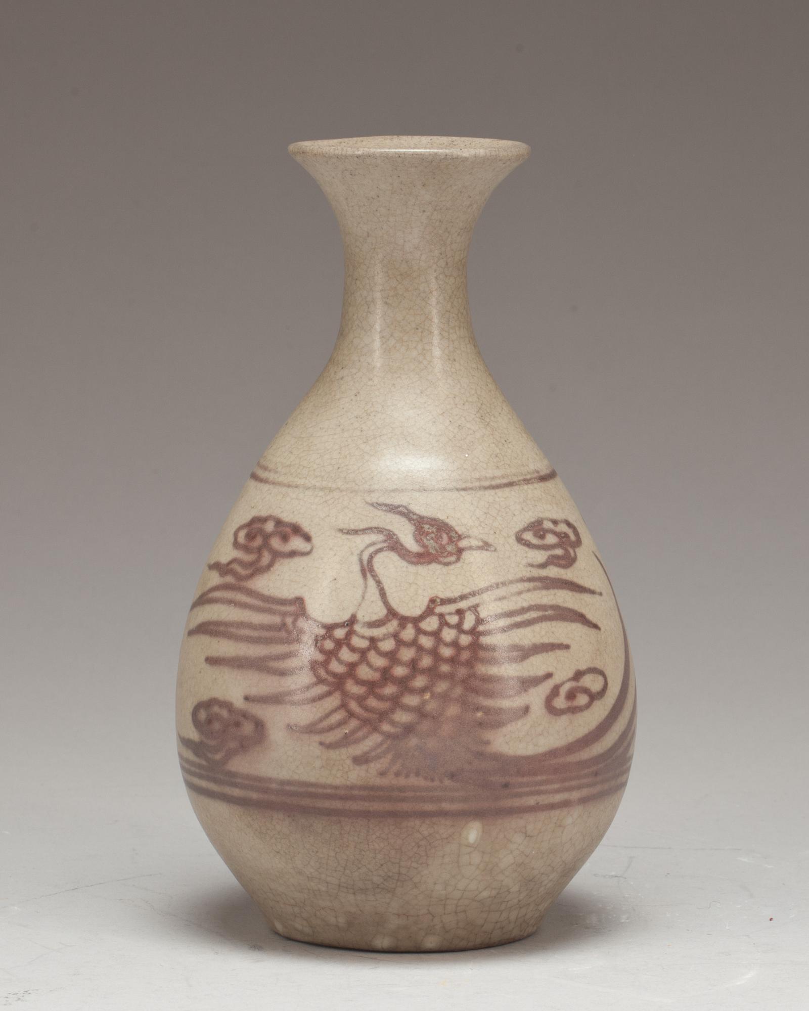 VAS, porslin. Sen Qing, Kina omkring 1900.