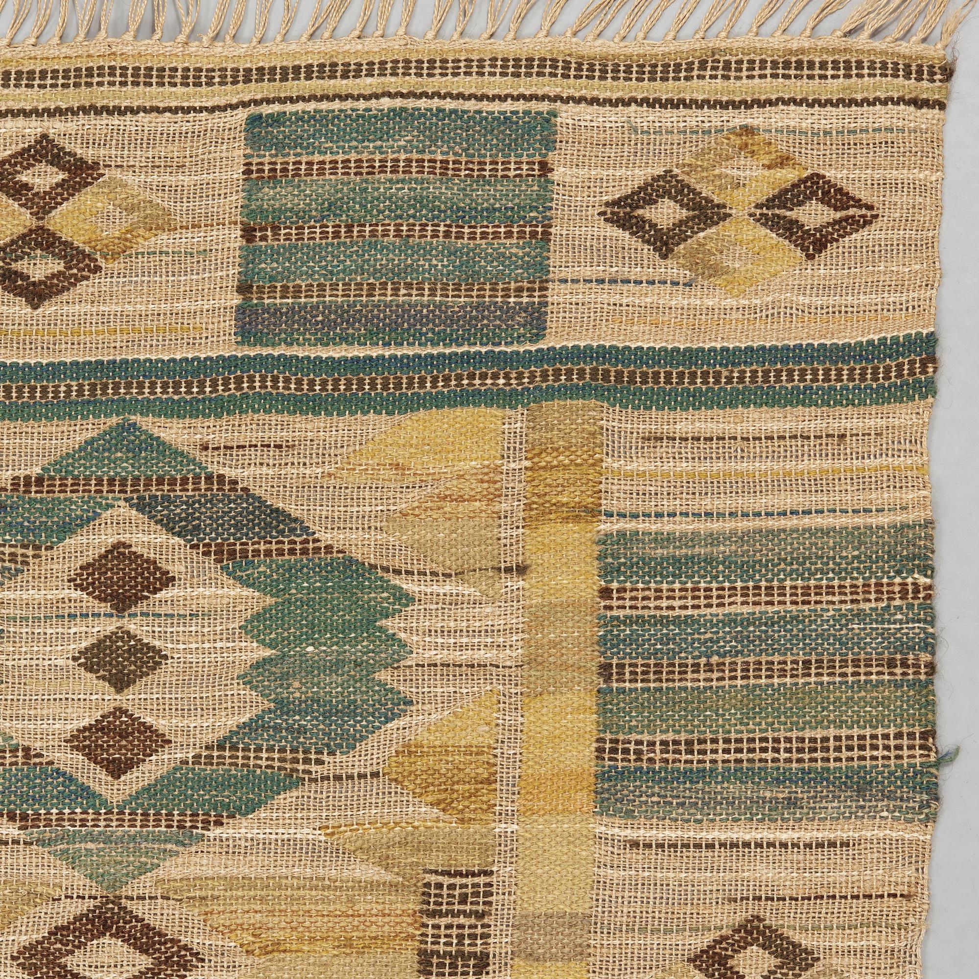 Märta Måås-Fjetterström, A TEXTILE. "Grönt på linne". Flat weave. 135,5 x 131,5 cm. Signed MMF.