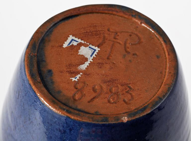 VAS, lergods, Hilma Persson Hjelm. 1900-talets första hälft. Sign.