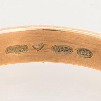 A 14K gold ring with a ca. 0.10 ct diamond. Finland 1993.