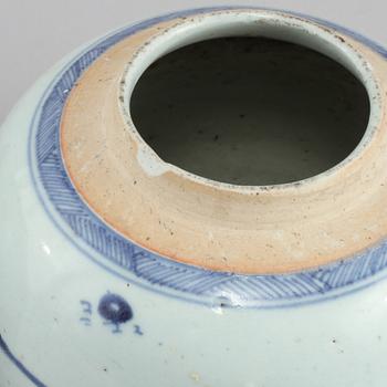 BOJANER, 2 st, porslin, Kina, 1800-tal.