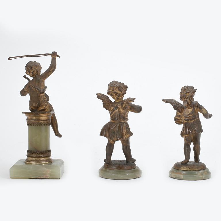 SKULPTURER, 3 st, patinerad brons, möjligen Österrike, 1800-talets slut.