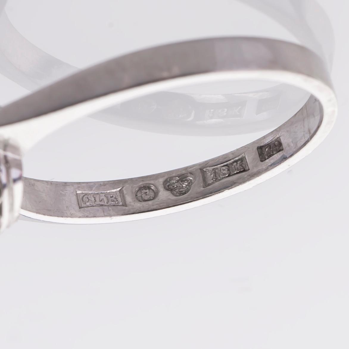 RING, 18K vitguld med briljantslipade diamanter, enligt gravyr 0.81 ct. Ragner Lennart, Göteborg, 1974.