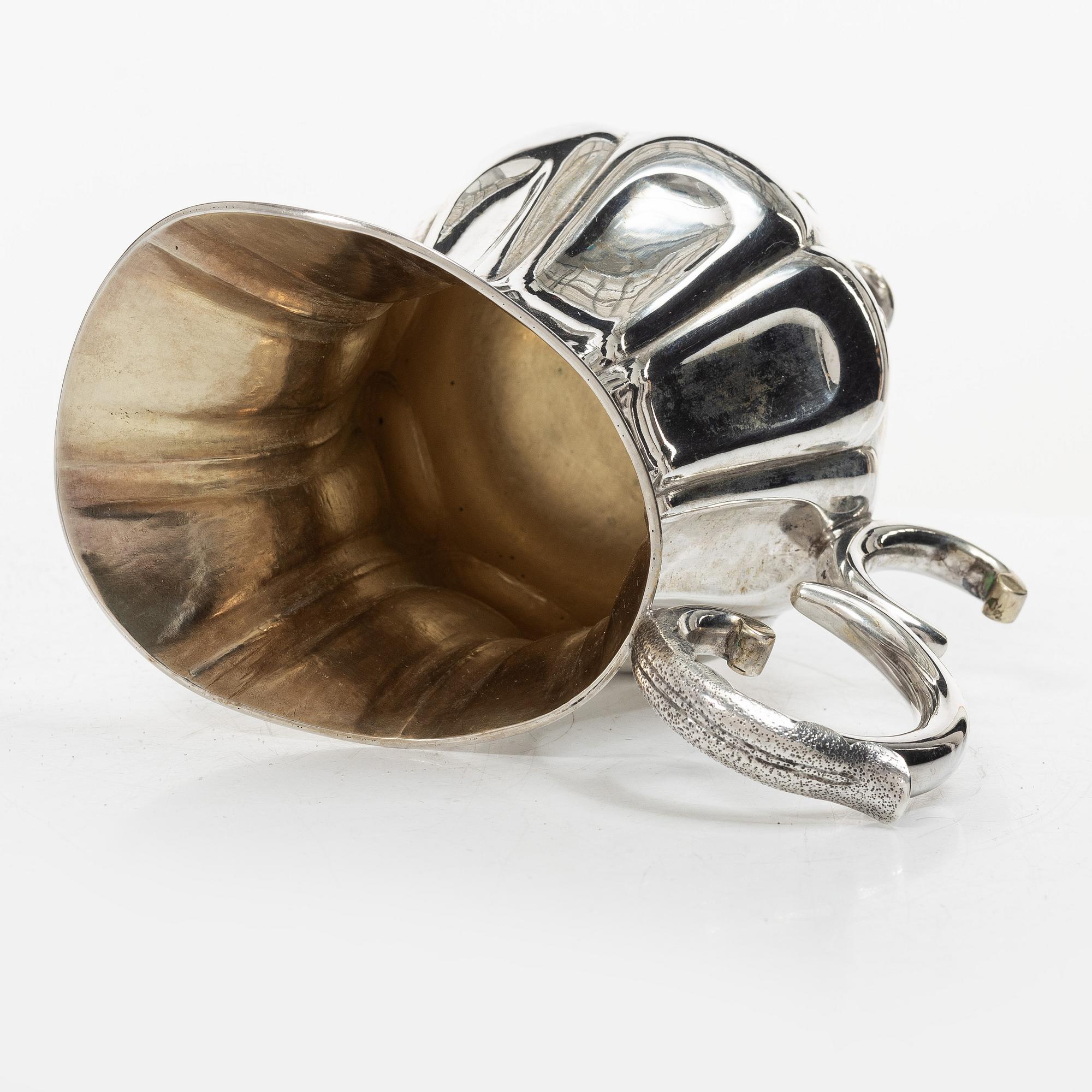 A Swedish silver milk jug, mark of A Bergengren, Lund 1943.
