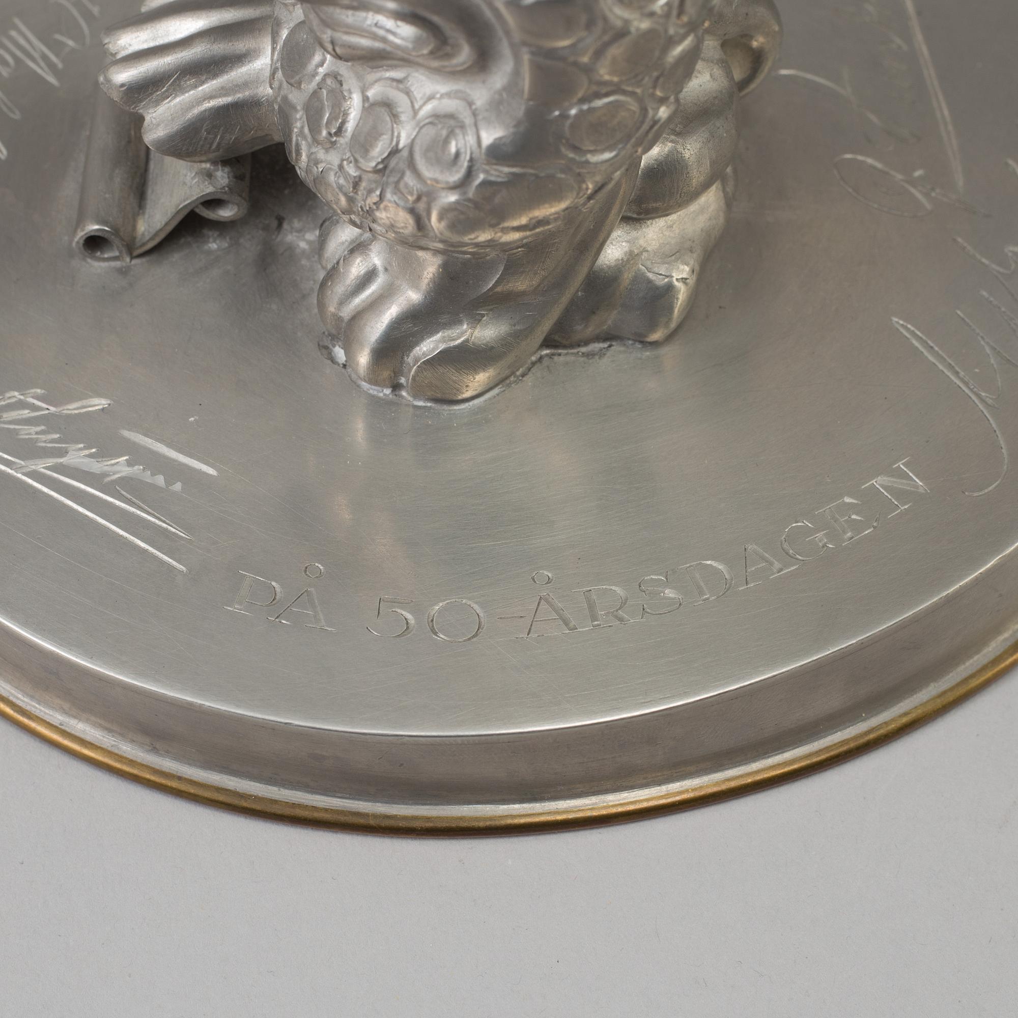 Anna Petrus, & Estrid Ericson, a pewter cigar box with cover by Svenskt Tenn, Stockholm 1928.