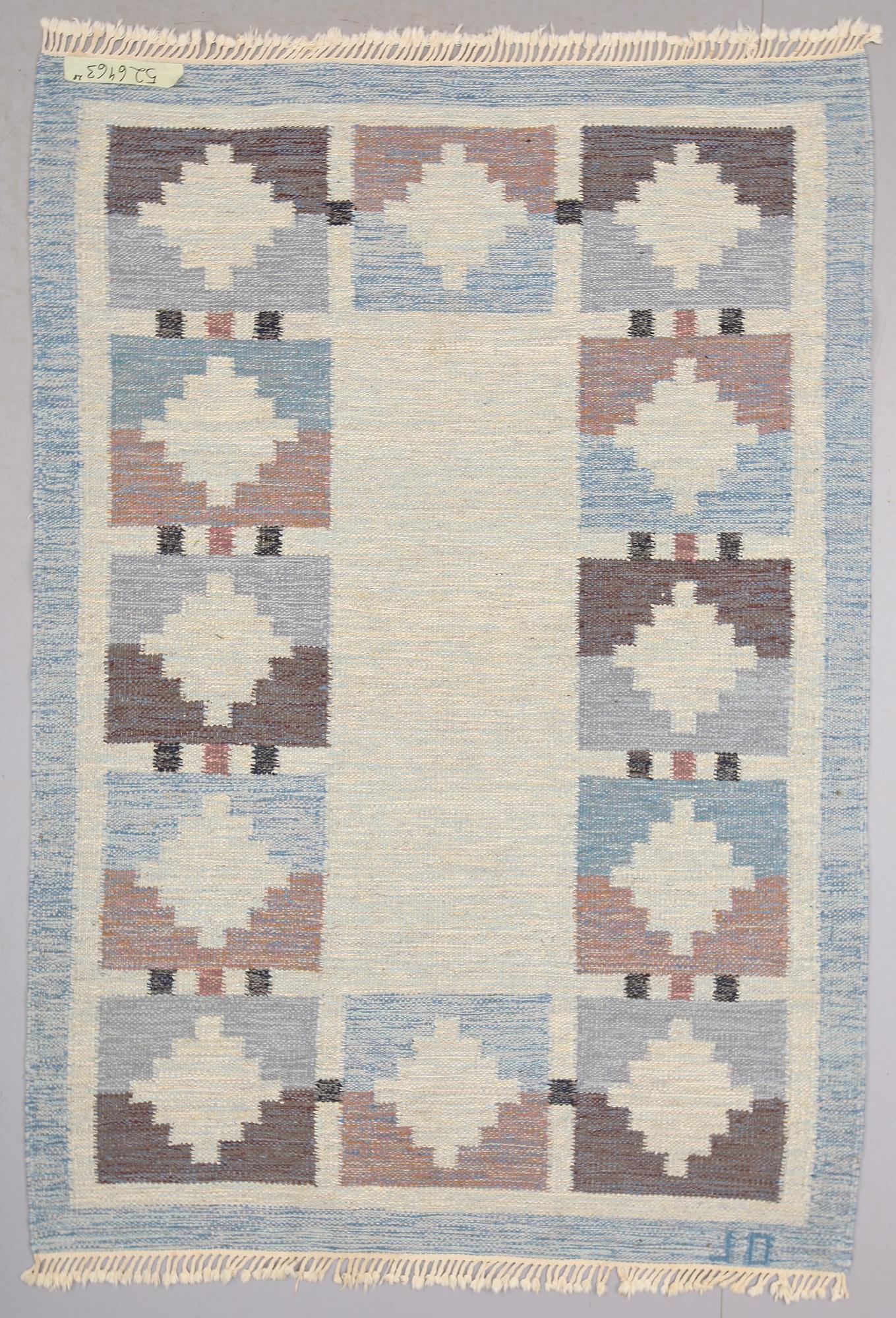 MATTA, rölakan, signerad JO. Ca 239 x 164 cm.