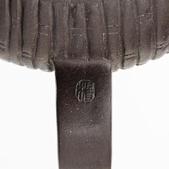 A Chinese yixing 'basket' teapot, 1990s.