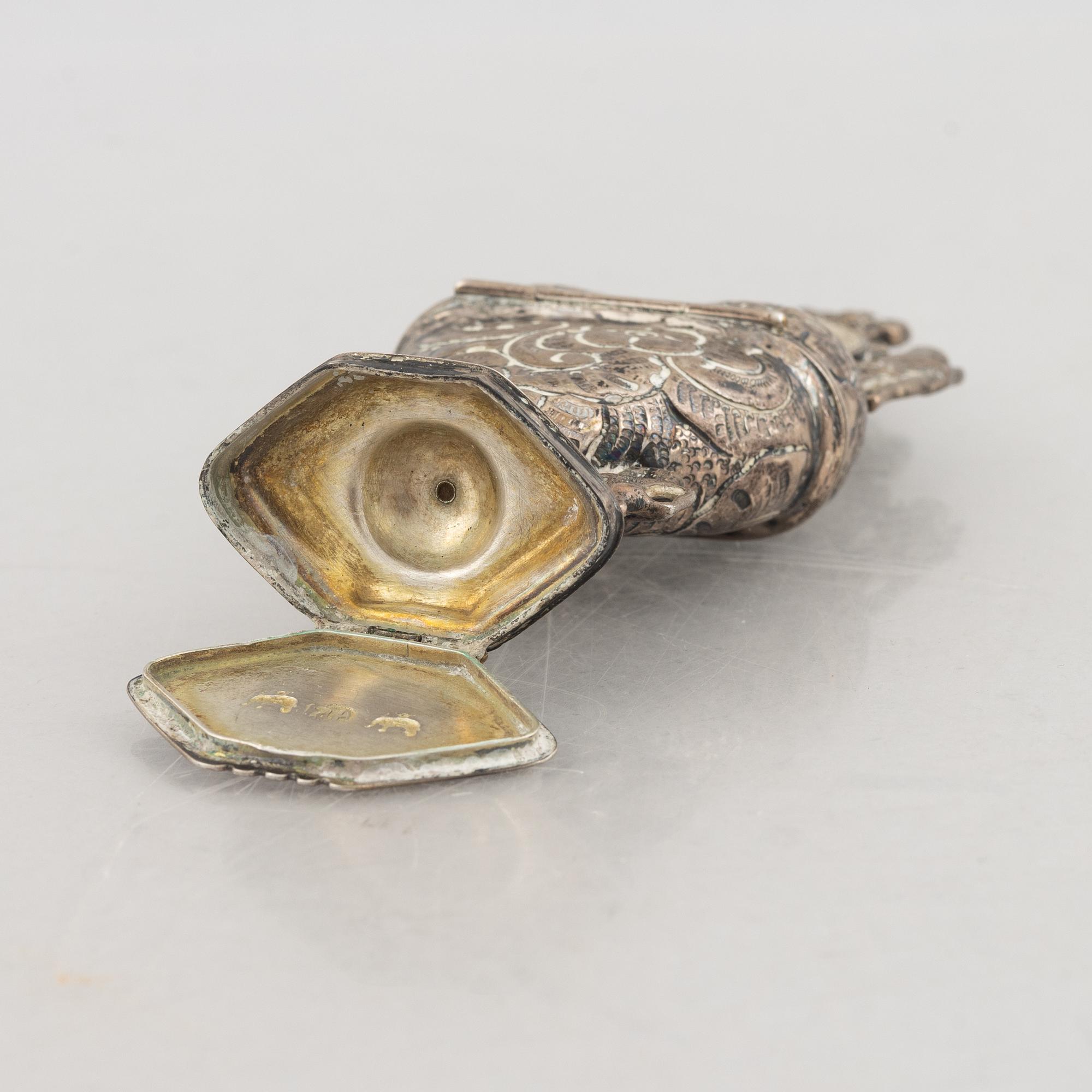 Dosa, troligen låghaltigt silver, fantasistämplar, 1800-tal.