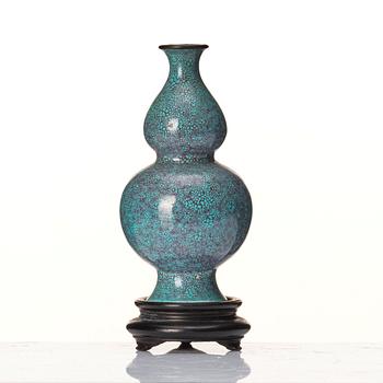 A Chinese double gourd 'robins egg' vase, Qing dynasty, 19th century.