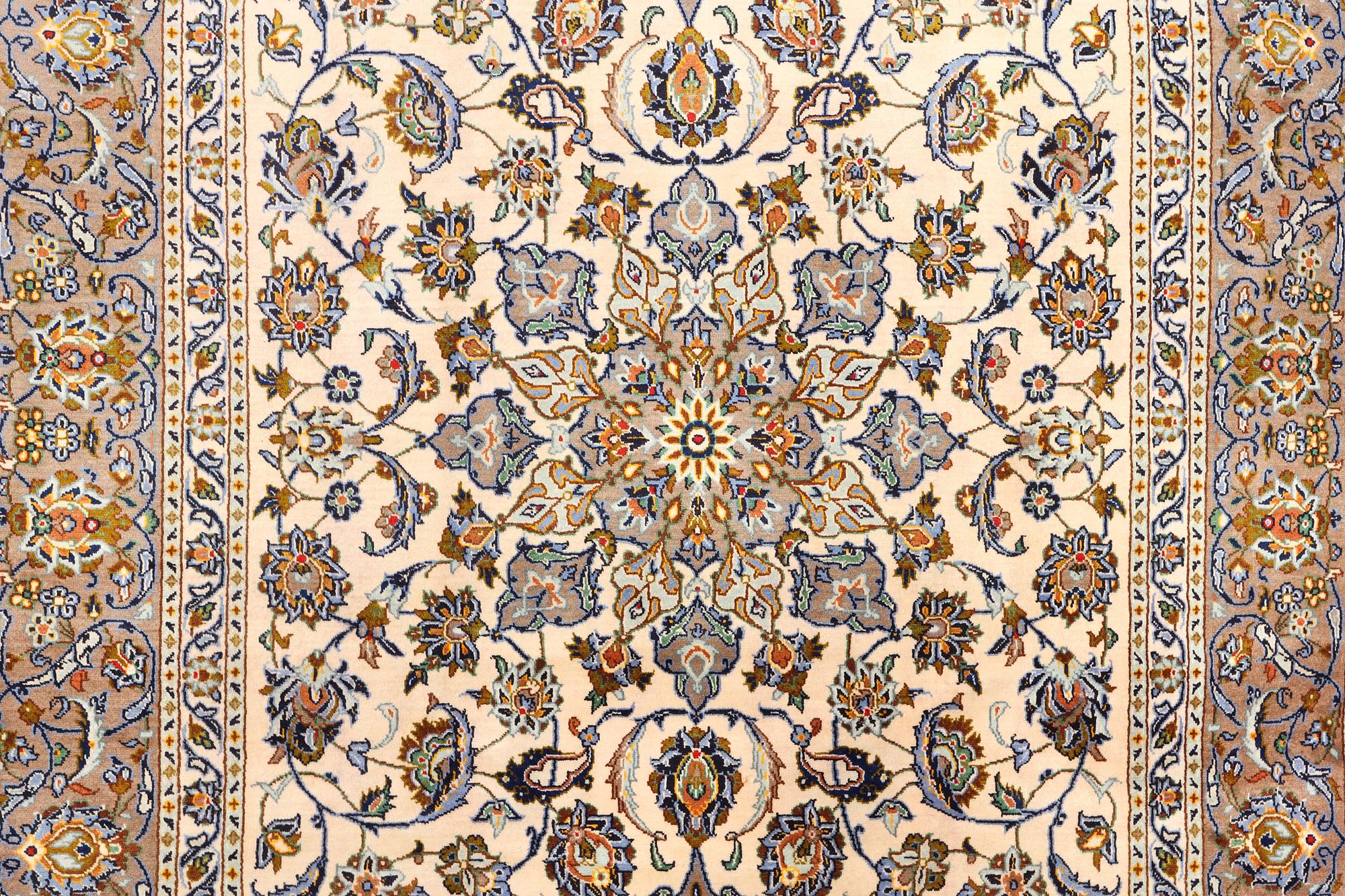 A Keshan carpet, c. 340 x 218 cm.