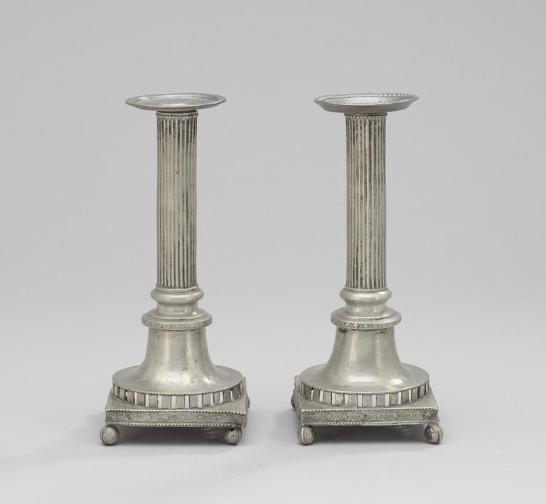 A pair of 18th century pewter candlesticks. Makers mark by Hans Wiksten, Västerås 1782-1810/14.