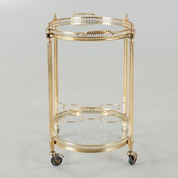 A trolley from the latter half of the 20th centyru.