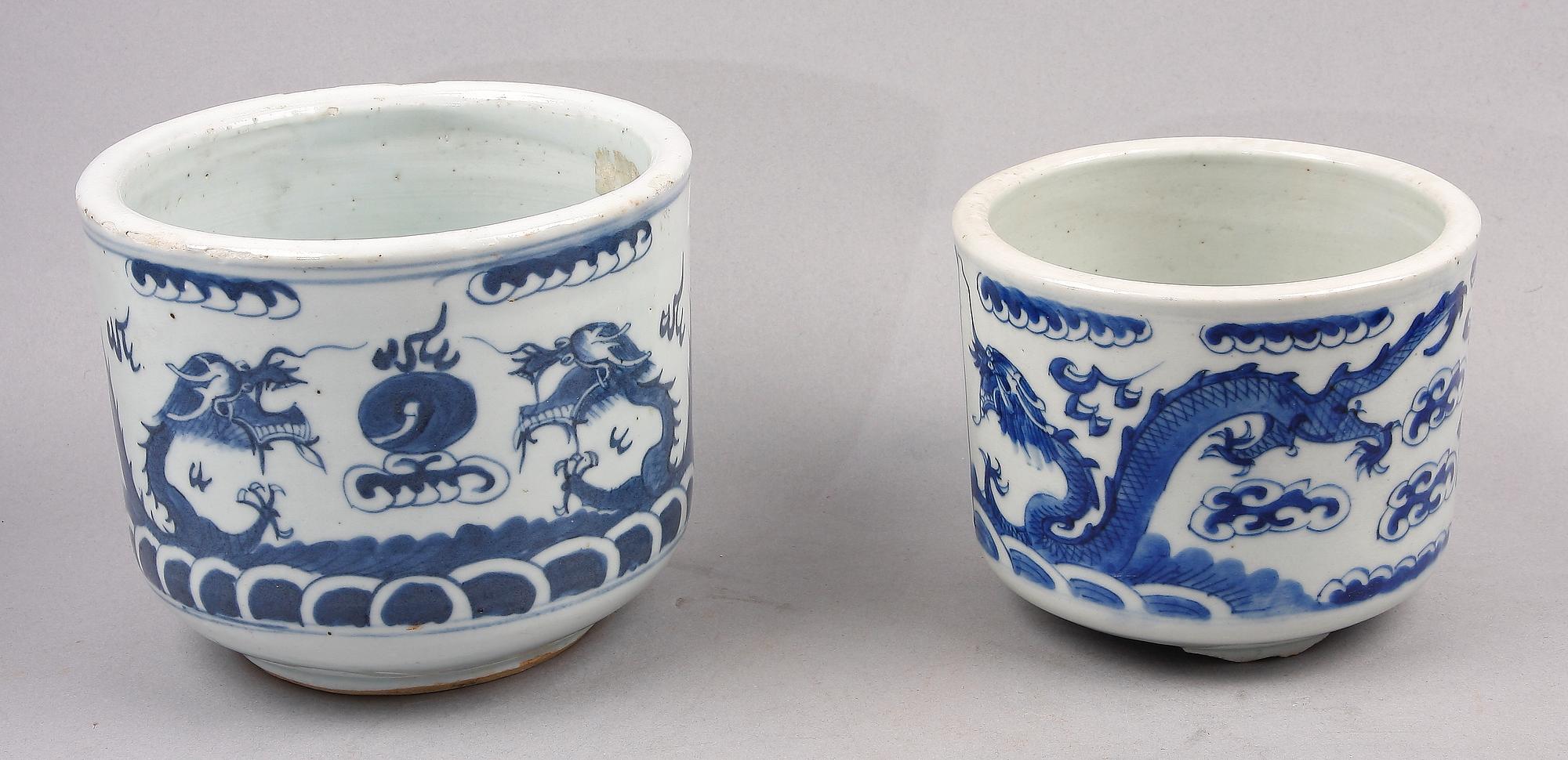 YTTERFODER, 2 st, porslin, Kina, 1800-tal.