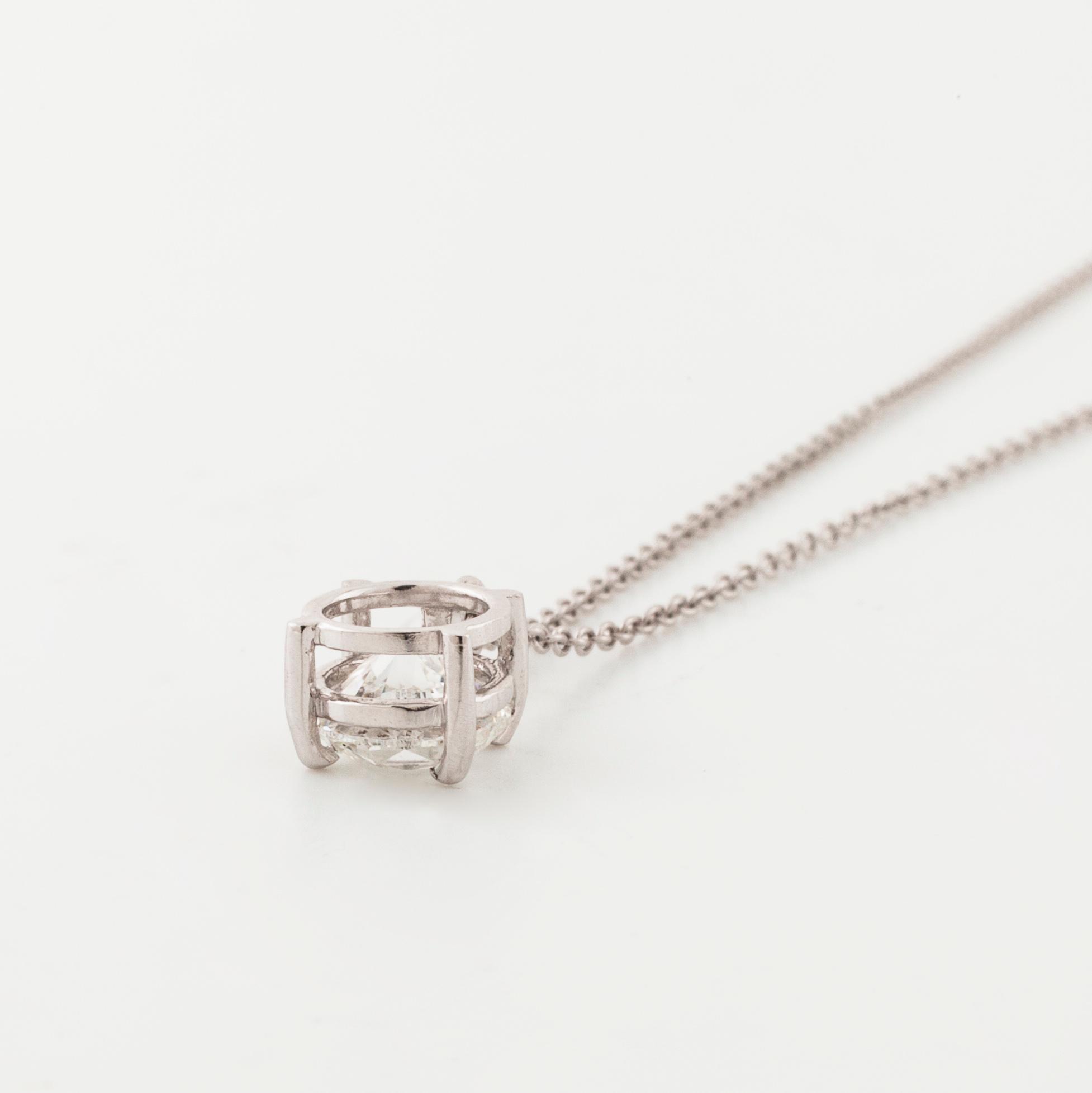 COLLIER, med briljantslipad diamant ca 1.00 ct.