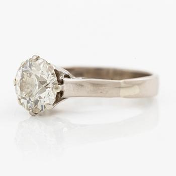 Ring in 18K white gold set with an old-cut diamond weighing 2.63 ct.