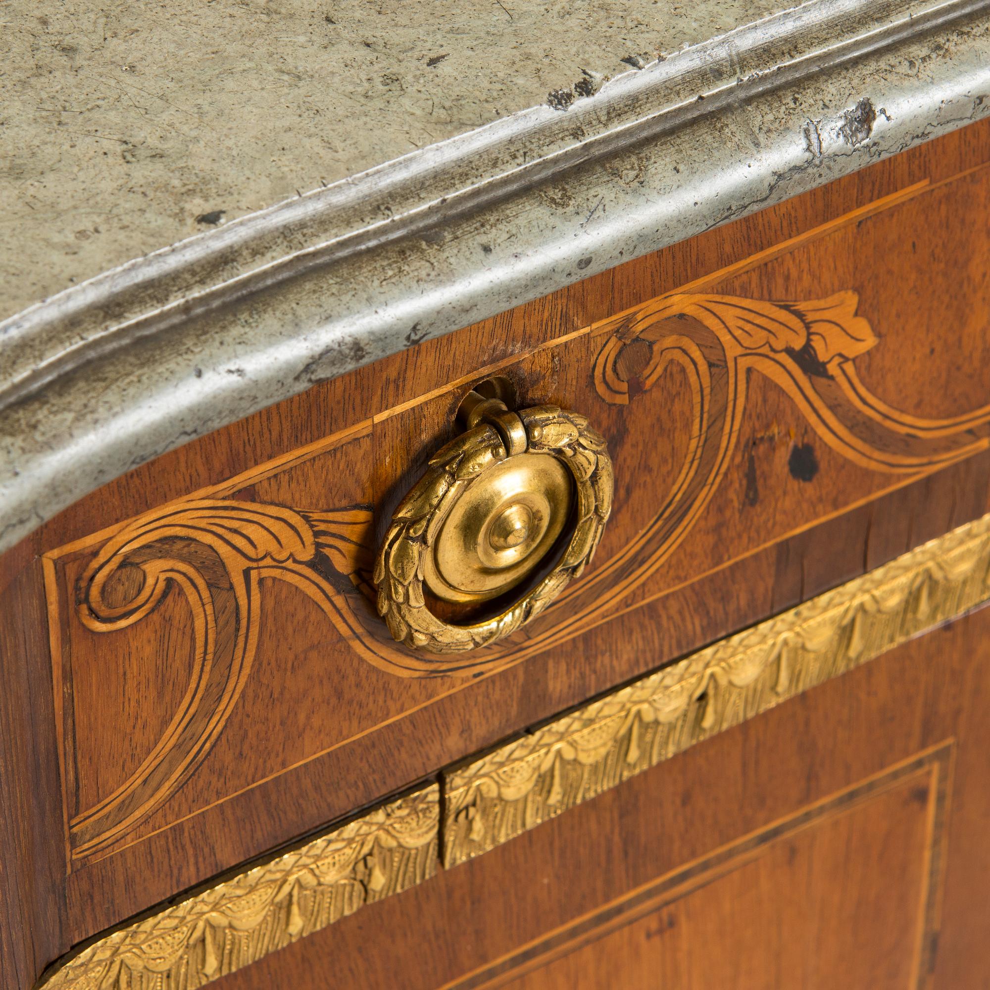 A Gustavian late 18th century commode attributed to J. Hultsten.