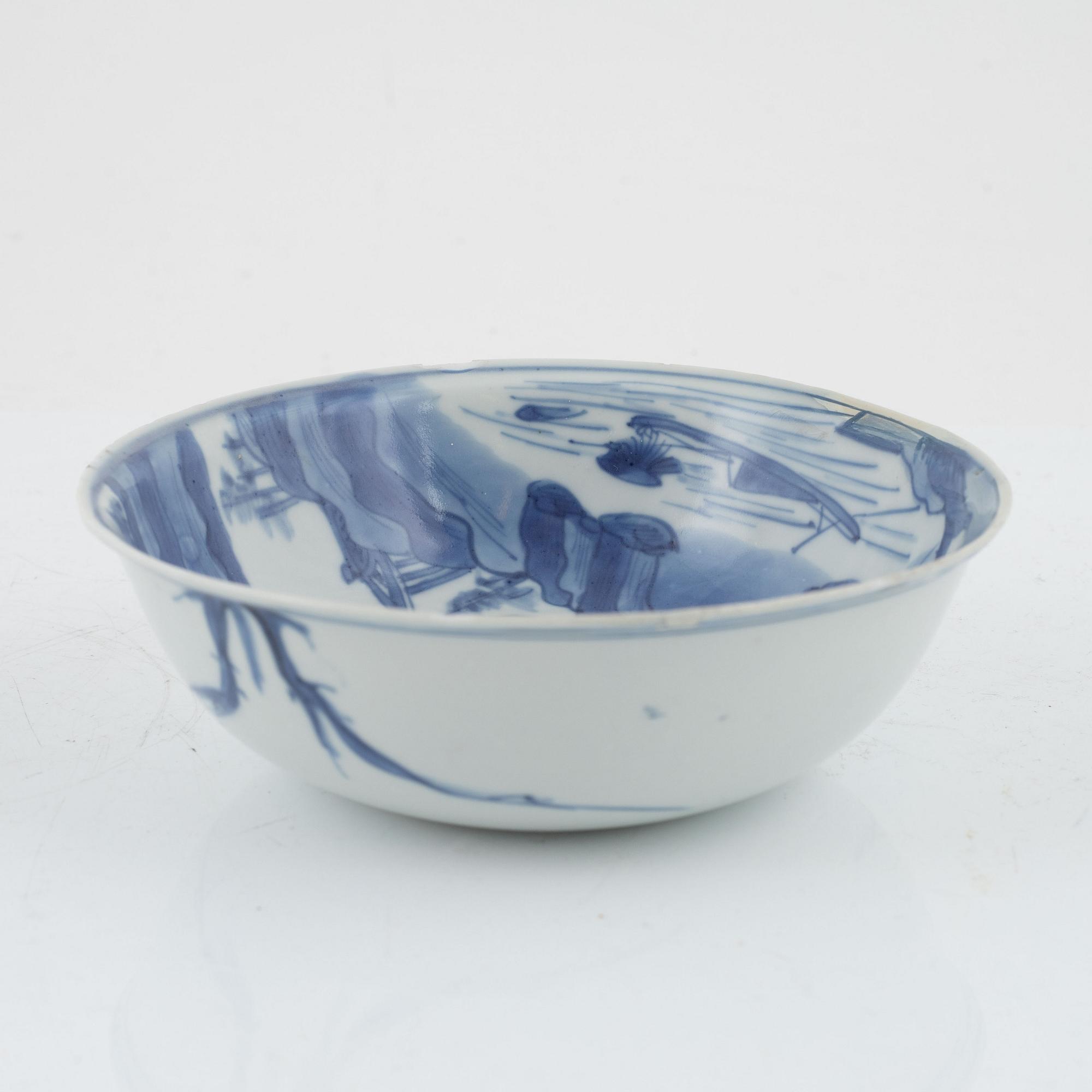 A blue and white bowl, Ming dynasty, 17th century.
