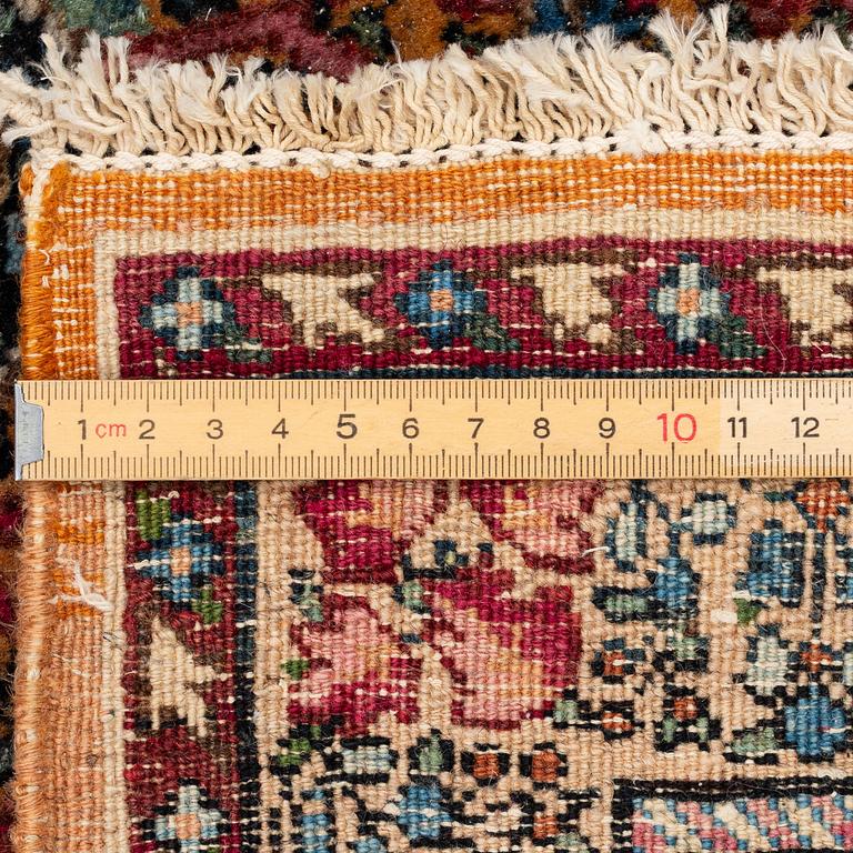 Carpet, semi-antique, Kerman, southern Persia, approx. 256 x 175.