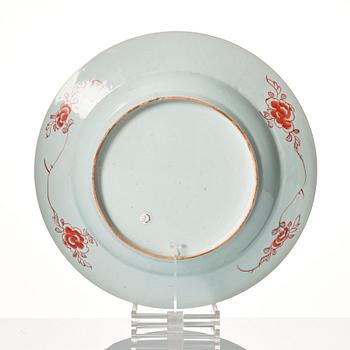 A famille rose serving dish, Qing dynasty, Yongzheng (1723-35).