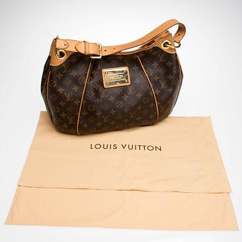 LAUKKU, "Galliera", Louis Vuitton.