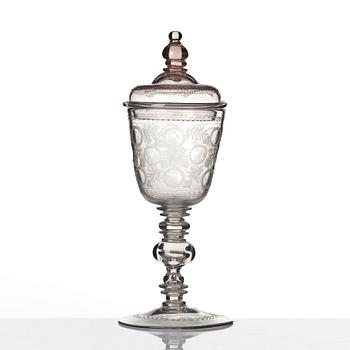 Pokal med lock, glas, 1700-tal.