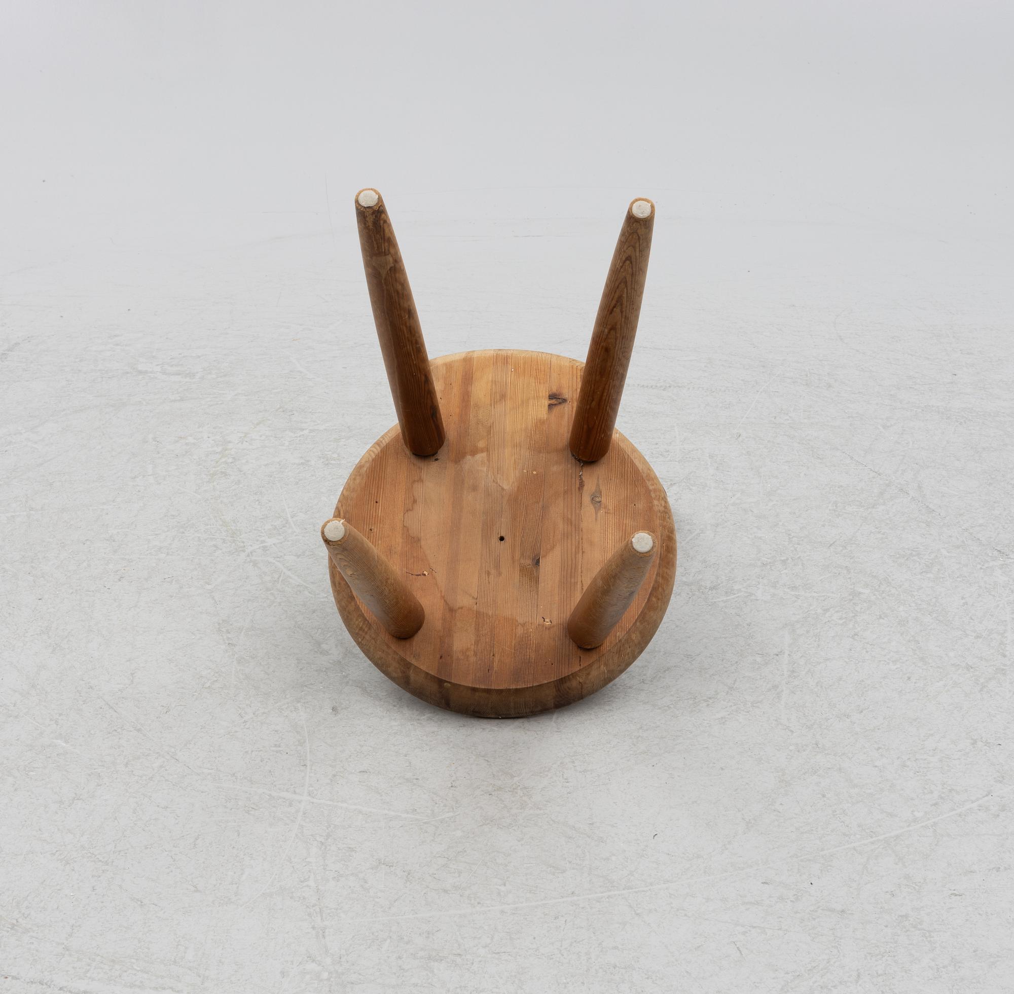 A set of sports cabin model chairs, around the mid-20th century.