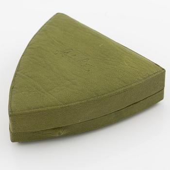 Sebastian Schildt, earrings, a pair, 18K white gold with chrysoprase and brilliant-cut diamonds.