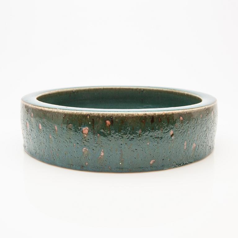 Marianne Westman, fat, stoneware. Rörstrand Atelier.