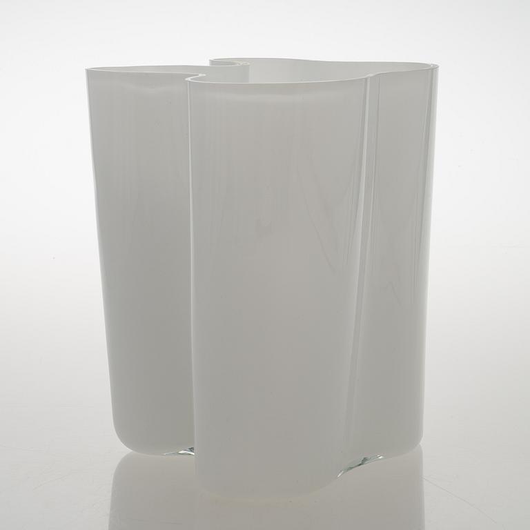 ALVAR AALTO vas, 3031, signerad Alvar Aalto.