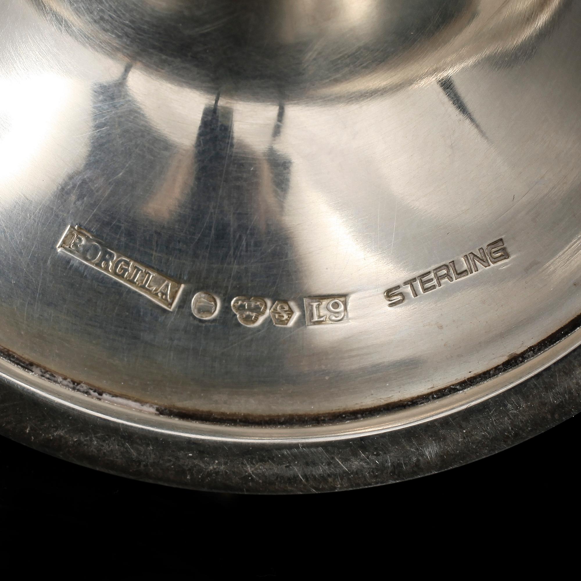 GLAS PÅ SILVERFOT, delvis 1700-tal.