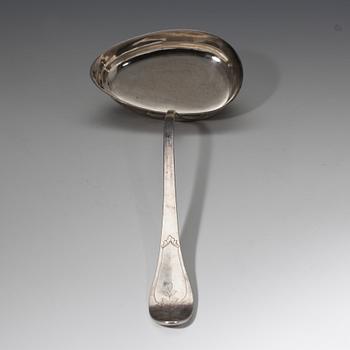 FÖRLÄGGARE / SOPPSLEV, silver, Abraham Holmgren, Strömstad 1857. vikt ca 205 g.