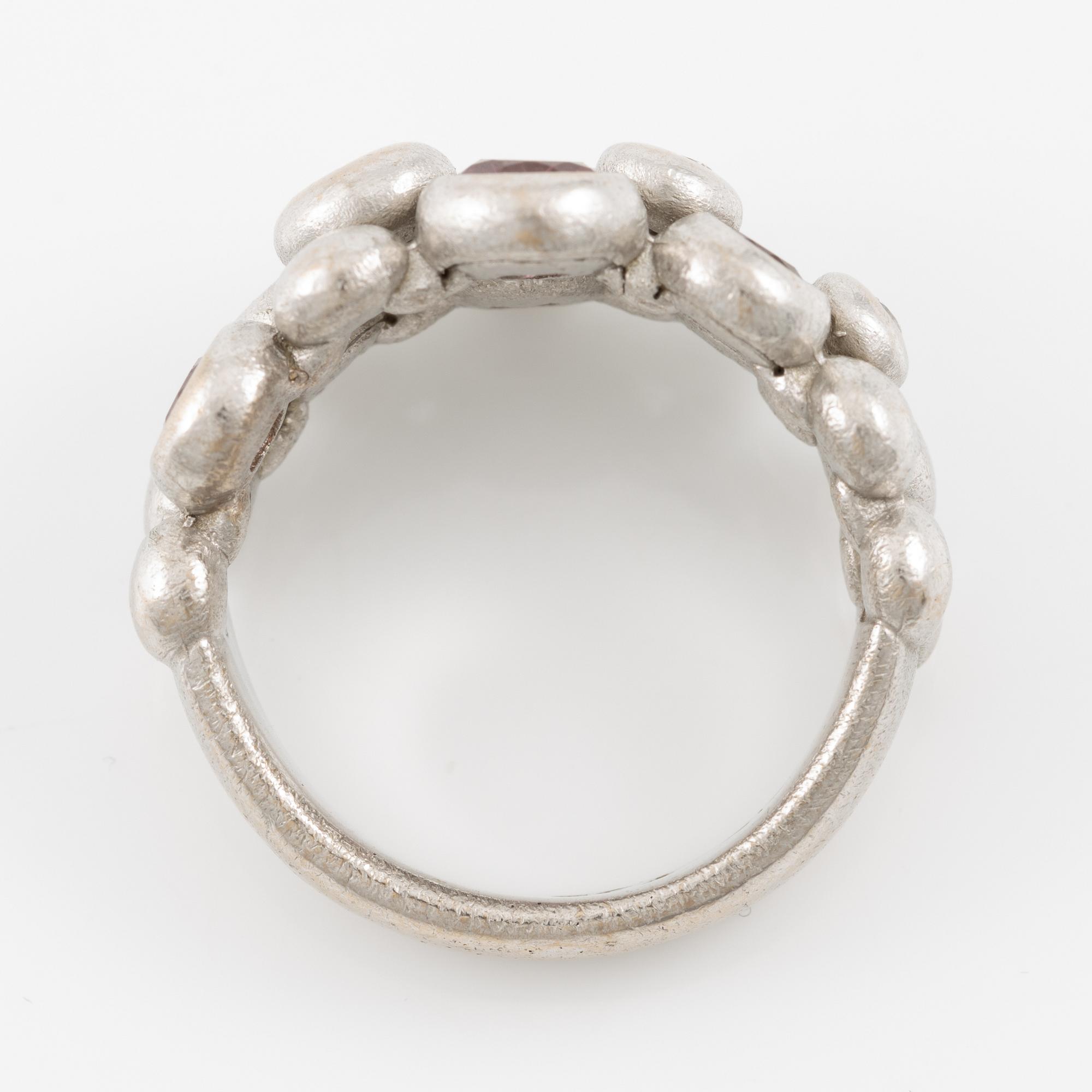 Ole Lynggaard ring "Bubbles" 18K white gold with faceted tourmalines and round brilliant-cut diamonds.