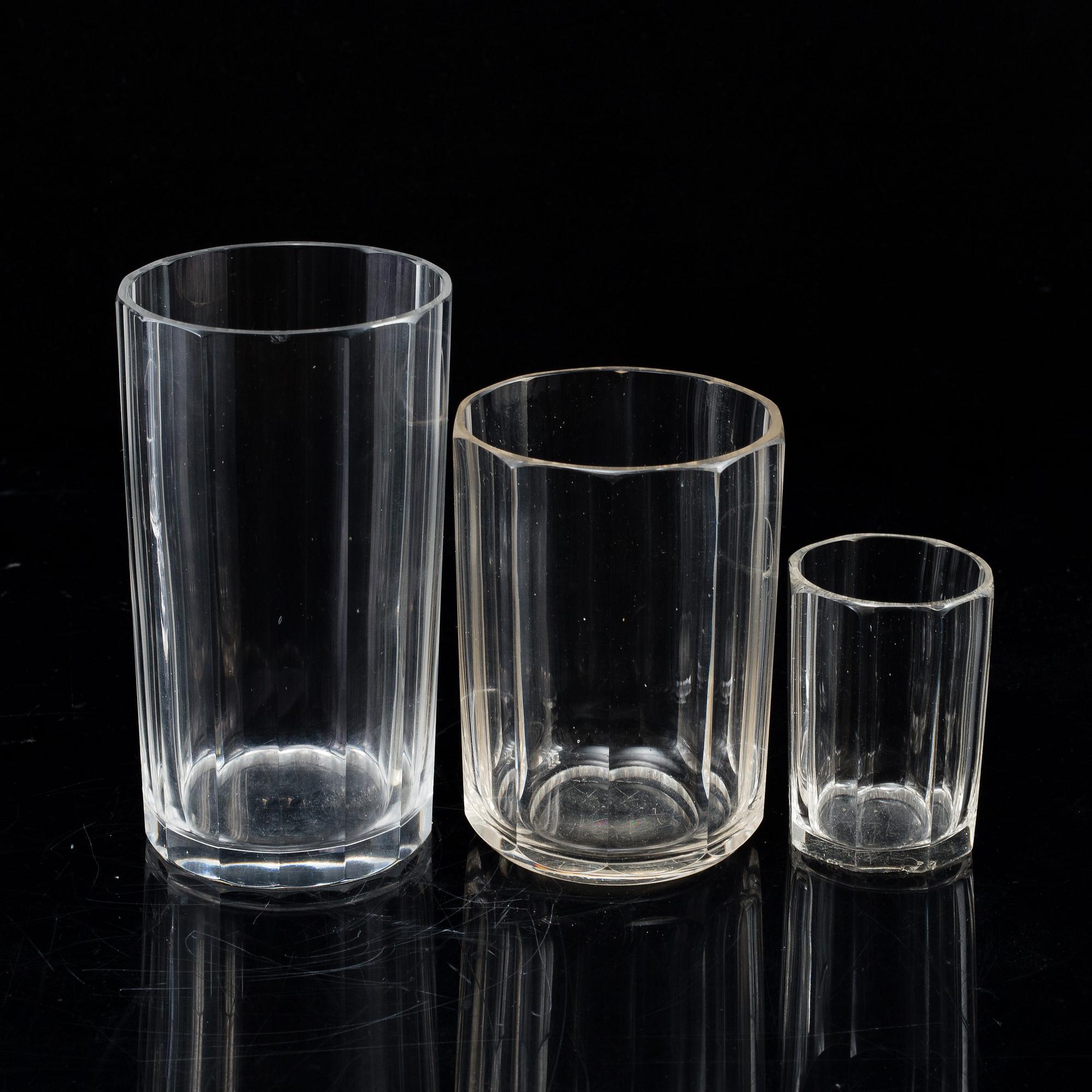 ELIS BERGH, glasservis, 67 delar, "Karlberg". Kosta, 1900-talets andra hälft.