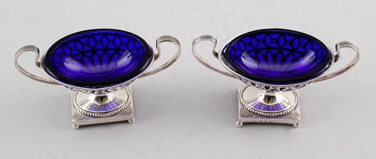 SALTKAR, 1 par, Johan Fredrik Wildt, Stockholm 1795. Vikt ca 160 gram.