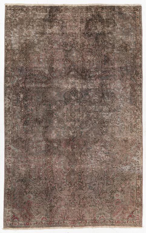 Rug, Tabriz pattern, 253 x 159 cm.