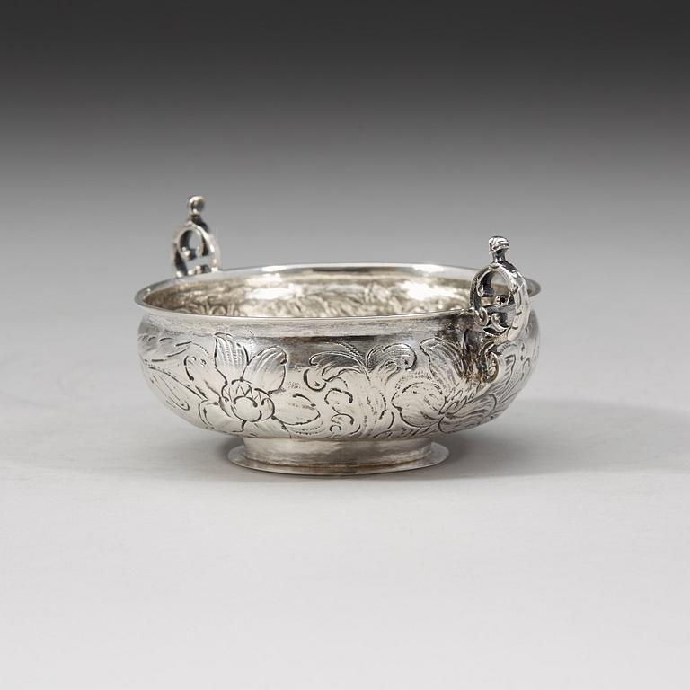 A Swedish 17th century silver brandy-bowl, unmarked.