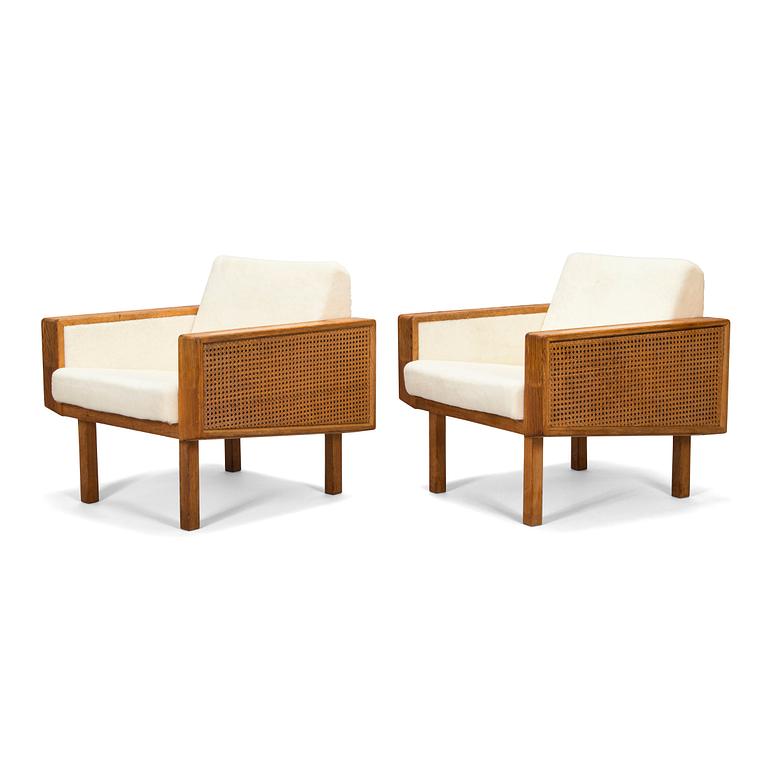 A pair of 1960's armchairs.